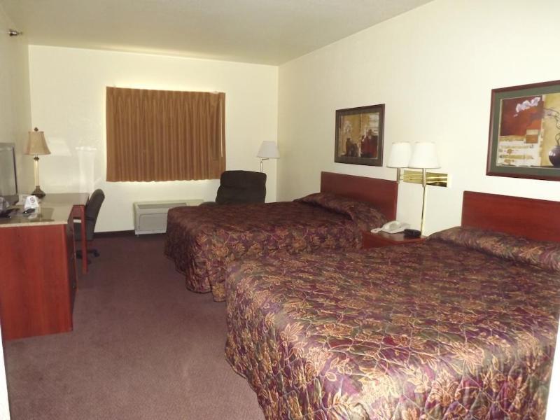 Hotel Super 8 By Wyndham Iola Ks Zewnętrze zdjęcie
