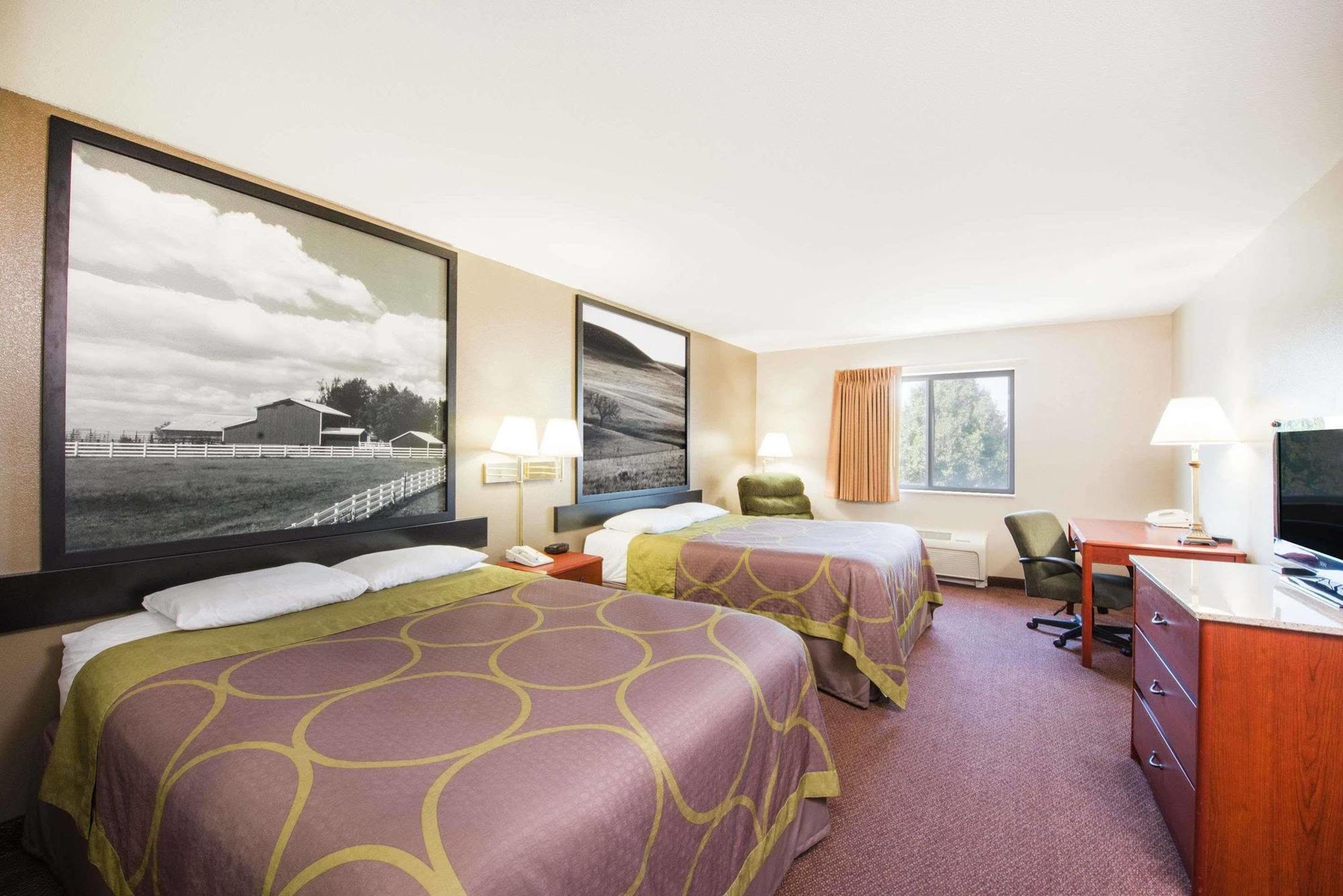 Hotel Super 8 By Wyndham Iola Ks Zewnętrze zdjęcie