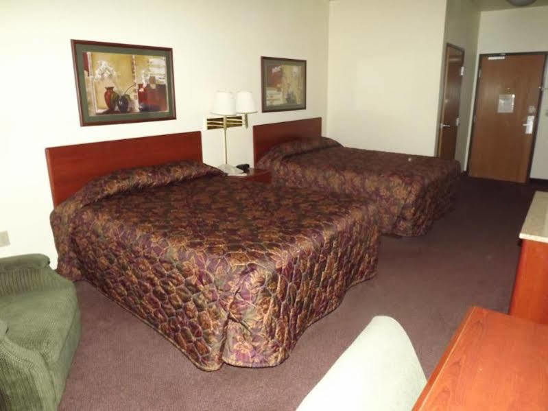Hotel Super 8 By Wyndham Iola Ks Zewnętrze zdjęcie